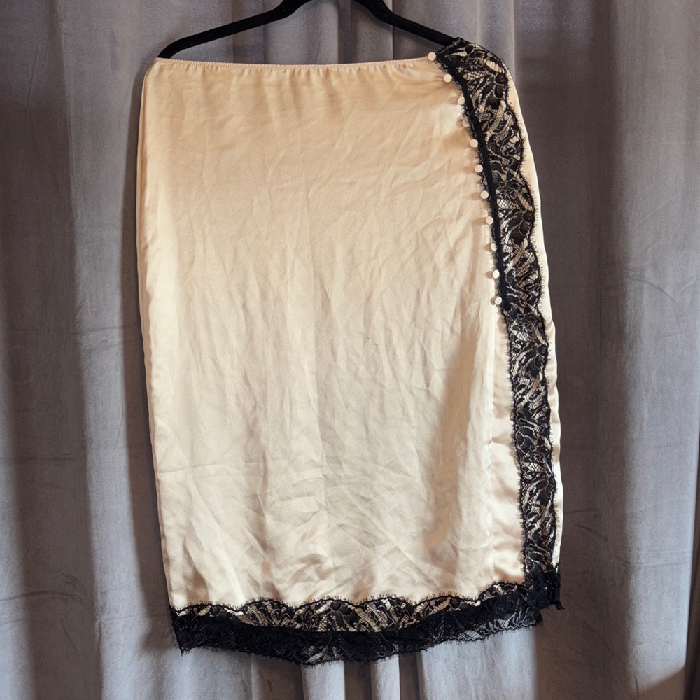 Victoria's Secret Cream Slip Skirt with Black Lace Accent